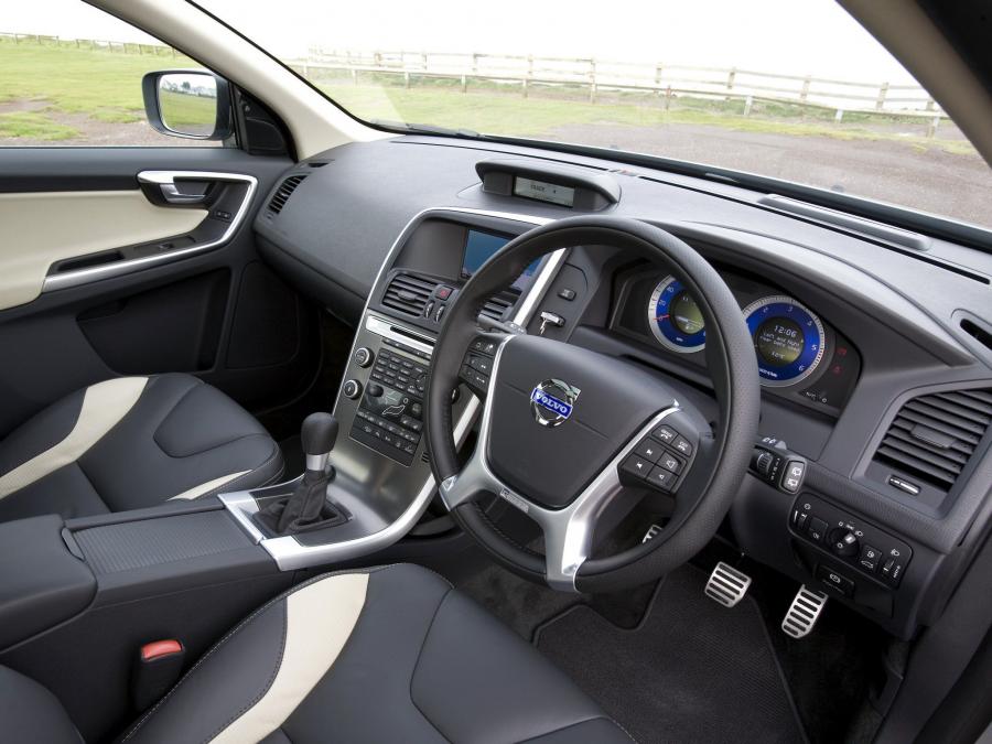  Volvo XC60 R-Design 2009 года  (UK) (фото 17 из 29)